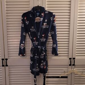 NWT. WOMEN'S PEANUTS ROBE.
